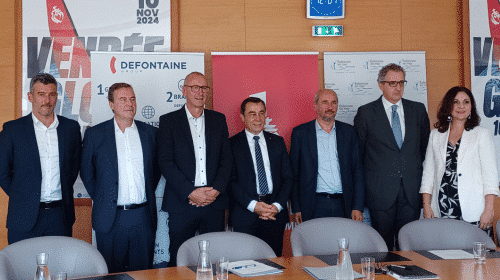 Signature du contrat entre Siemens Gamesa et le groupe Defontaine au conseil départemental de Vendée le 10 octobre 2023